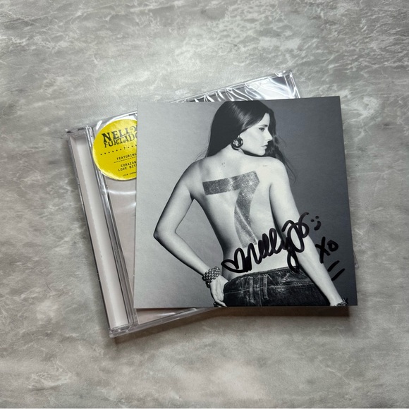 New Nelly Furtado 7 Exclusive Cd And Signed Artcard Autographed